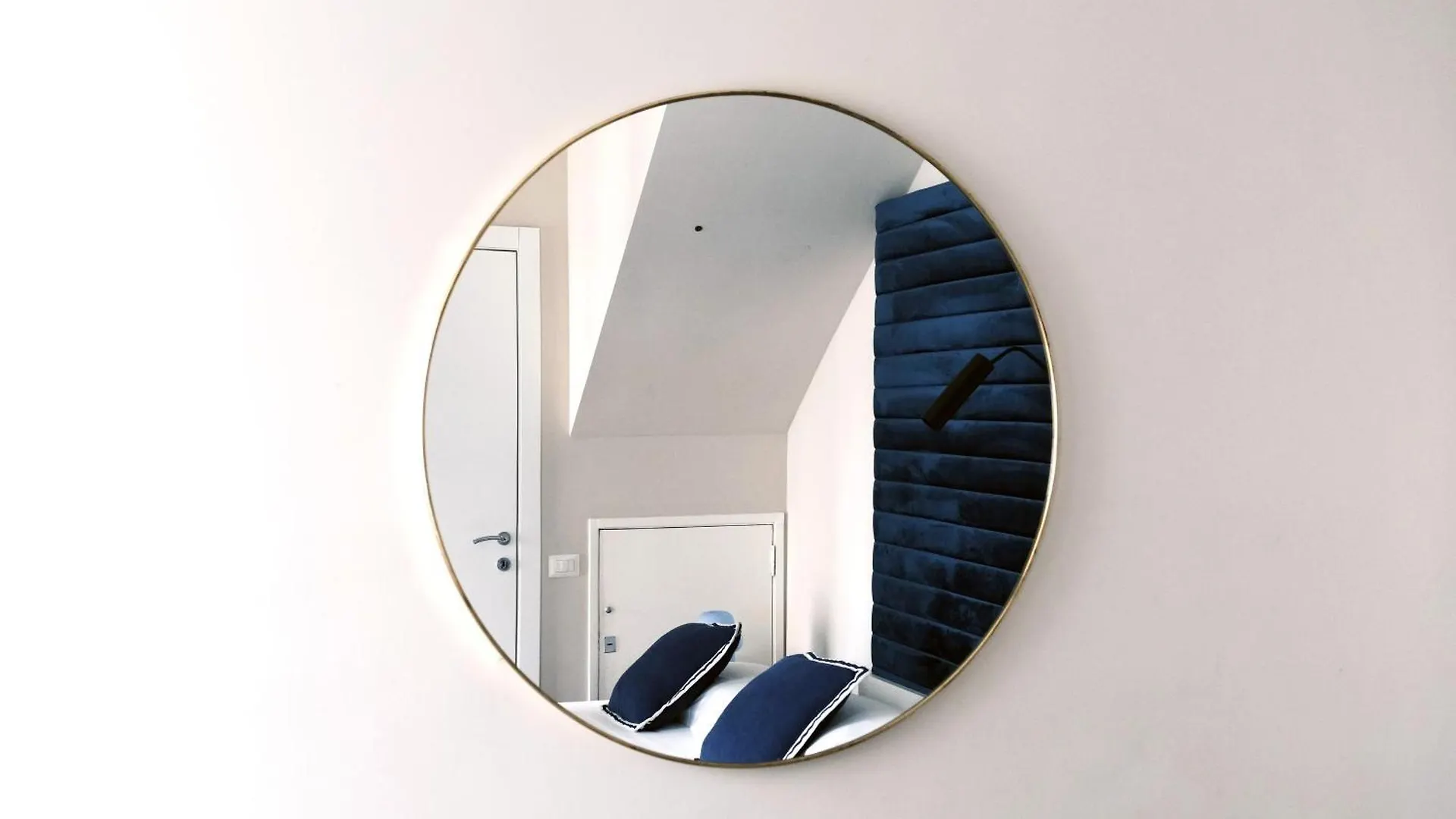 Apartment Comecasa Larga Cosy Studio Milan